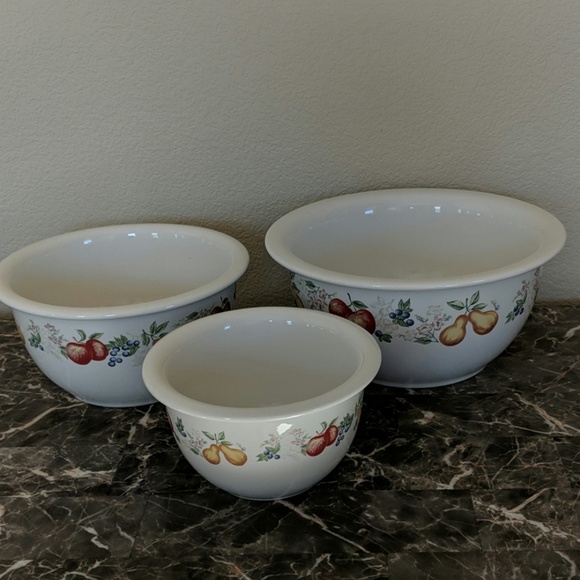 Set of 3 Vintage Kitchen Bowls - Picture 1 of 2